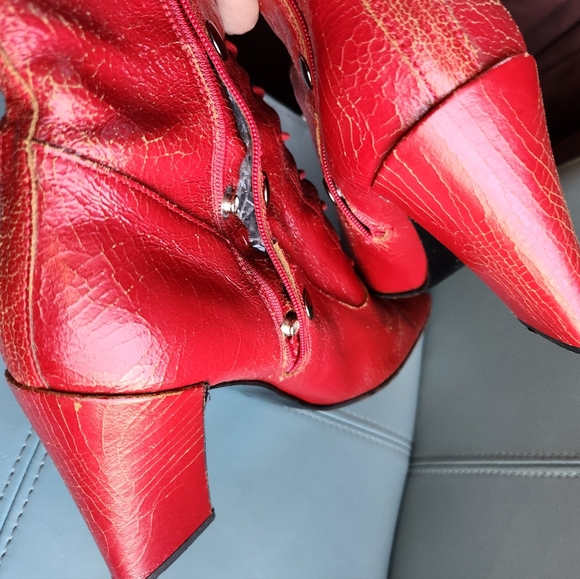 MIU MIU Vtg 1999 2000 Red Crackle Leather Olive Texture Lace Up Grannycore Boots - Picture 13 of 16